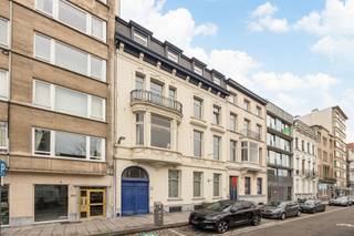Uniek opbrengsteigendom: historisch herenhuis met 18 studentenkamers en 2 appartementen op toplocatie in AntwerpenBent u op zoek naar een...