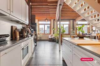 Unieke duplex loft te koop in het hartje van Antwerpen. Dankzij de topligging, in een zijstraat van de Nationalestraat, bevinden heel wat...