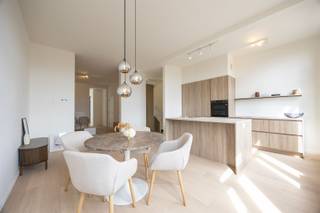 Welkom aan de Volkstraat, de verbinding tussen de Nationalestraat en het Museum voor Schone Kunsten. Hier leef je middenin het kloppend hart van...