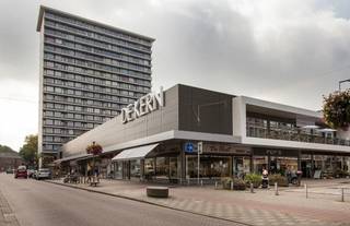 Shoppingcenter De Kern is een lokaal winkelcentrum gelegen aan De Bist, het levendige centrale plein van Wilrijk. Het centrum is toegankelijk...
