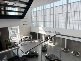 Discover this prestigious office space located in the Mercedes-Benz building on the highly sought-after Avenue de Péage in Woluwe-Saint-Lambert...