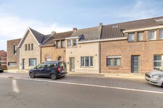 In het pittoreske en groene Sint-Amands, bekend om zijn prachtige wandelroutes langs de Schelde en zijn rustige, familiale leefomgeving, bieden...