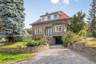 Located in a quiet, residential street but still close to the cozy center of Grimbergen, you can enjoy the best of both worlds here: the serene...