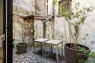 This unique city residence with commercial ground floor is located in the historic centre of Antwerp. A highly sought-after location thanks to...