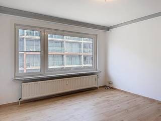 Studio lumineux (4ème étage - avec ascenseur) bénéficiant d'un emplacement privilégié au cœur d'Ostende.Ce studio prêt à emménager situé au...