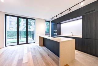 Découvrez ce superbe appartement neuf situé sur la prestigieuse Avenue Hamoir, à deux pas du Bois de la Cambre, de l'École Européenne d'Uccle et...