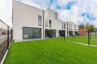 Nieuwbouw BEN-woning in doodlopende straat op wandelafstand van centrum en station.Rustig gelegen | Energiezuinig | InstapklaarIn het charmante Hof...