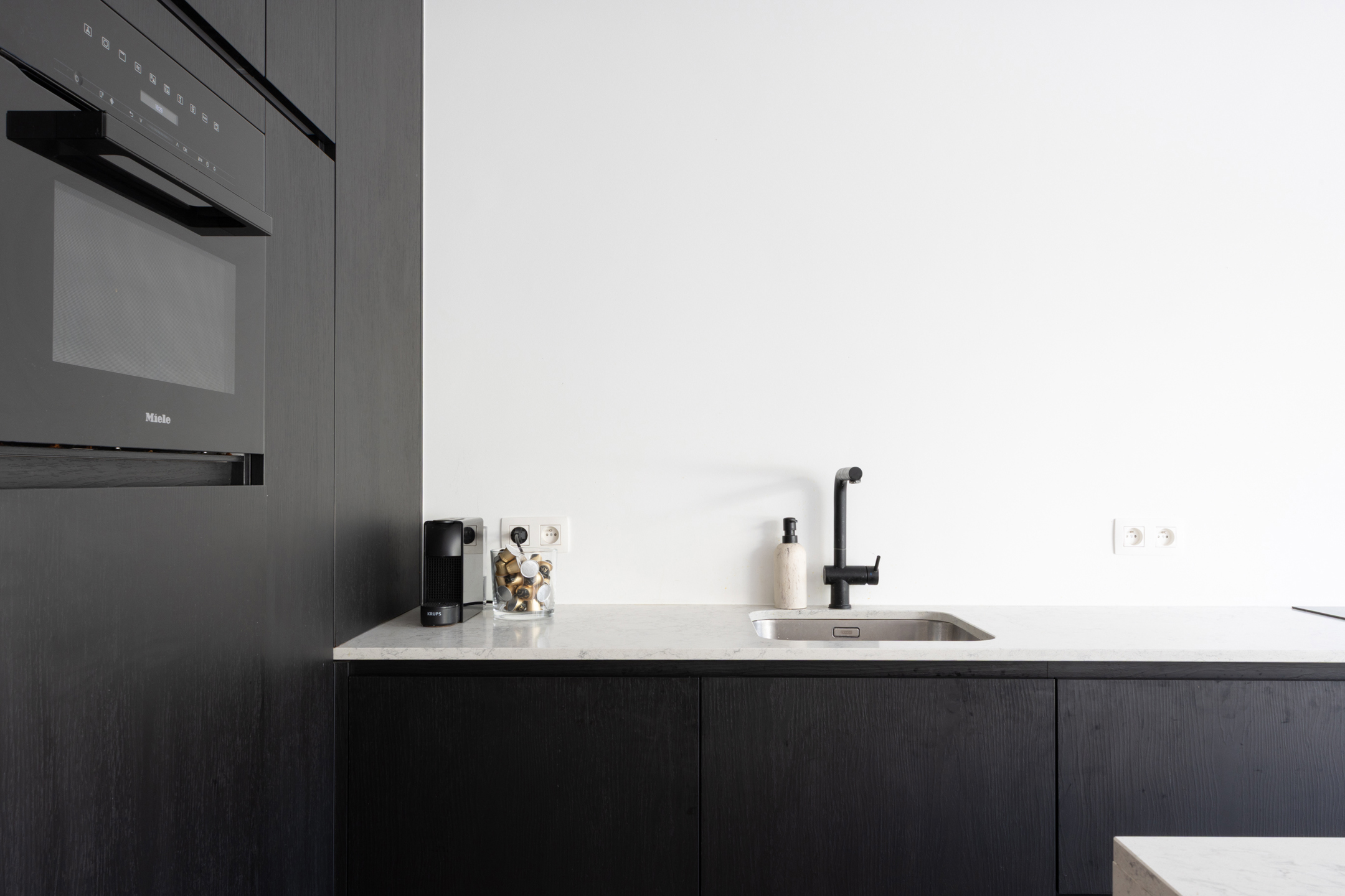 ANTWERPEN CENTRUM - gerenoveerd 2 slaapkamer appartement - foto 3