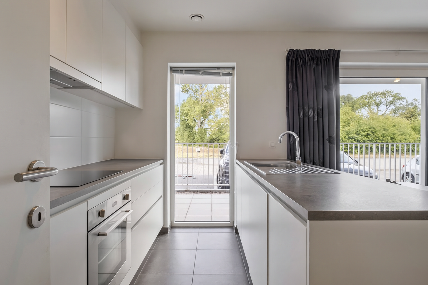 Lichtrijk gelijkvloers appartement in centrum Loppem - foto 3