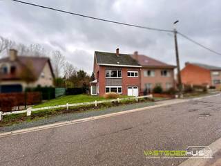 House for sale in Roosdaal