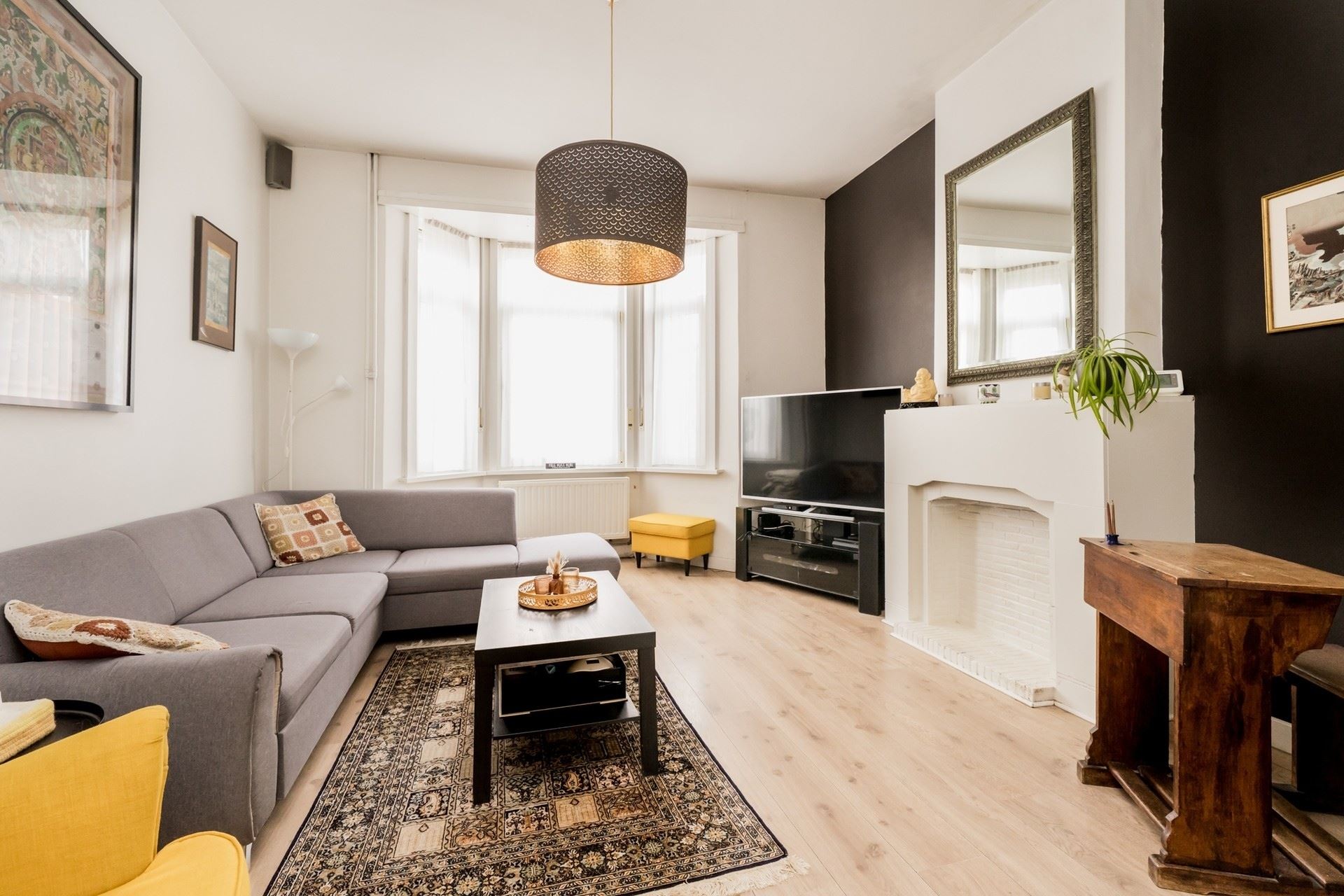 Spacious family home with character and beautiful garden! - photo 2