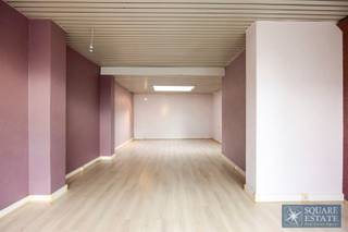 Handelshuis te koop in de Rommelaerenlaan te Jette - een ruime woning (230m²) met 4 à 5 kamers, ondergrondse garage met kelder, en een...