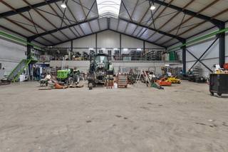 Dit eigendom is gesitueerd in een rustige, groene omgeving, ideaal voor liefhebbers van natuur en rust. Goede bereikbaarheid, met de...
