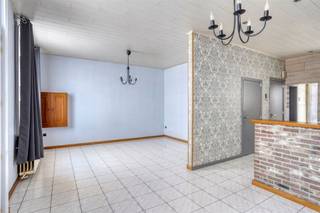 GRONDIG OP TE FRISSEN WONING MET 3 SLAAPKAMERS EN TERRASligging nabij centrum en Schelde-dijk met vlotte bereikbaarheid via N17, N16 en...