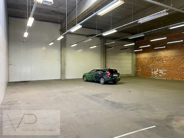 Magazijn (320m²) met kantoren (760m²) te huur op strategische locatie - foto 5