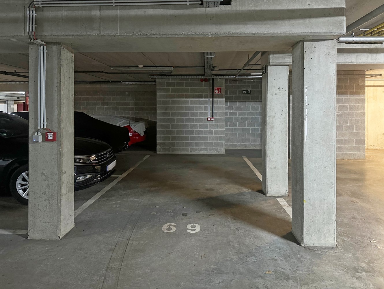 Zes autostaanplaatsen en berging op centrale locatie in Kontich - foto 5