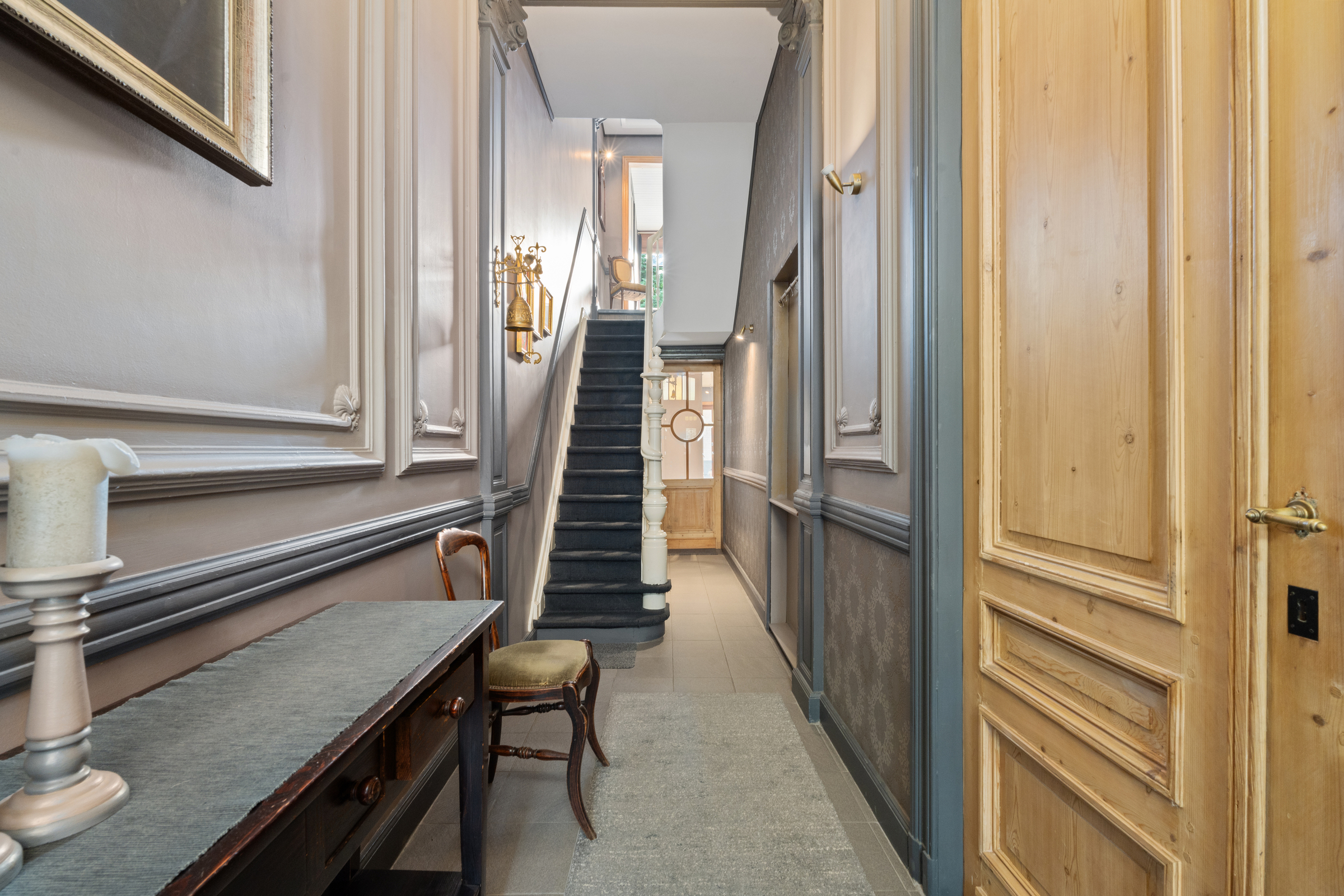 Karaktervolle ruime herenwoning met stadskoer én terrassen! - foto 2