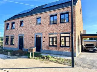 Affordable QUALITY NEW BUILD with SOLAR PANELS. Also an ideal investment (great return: rental value = 1100 euros/month). Energy-efficient...