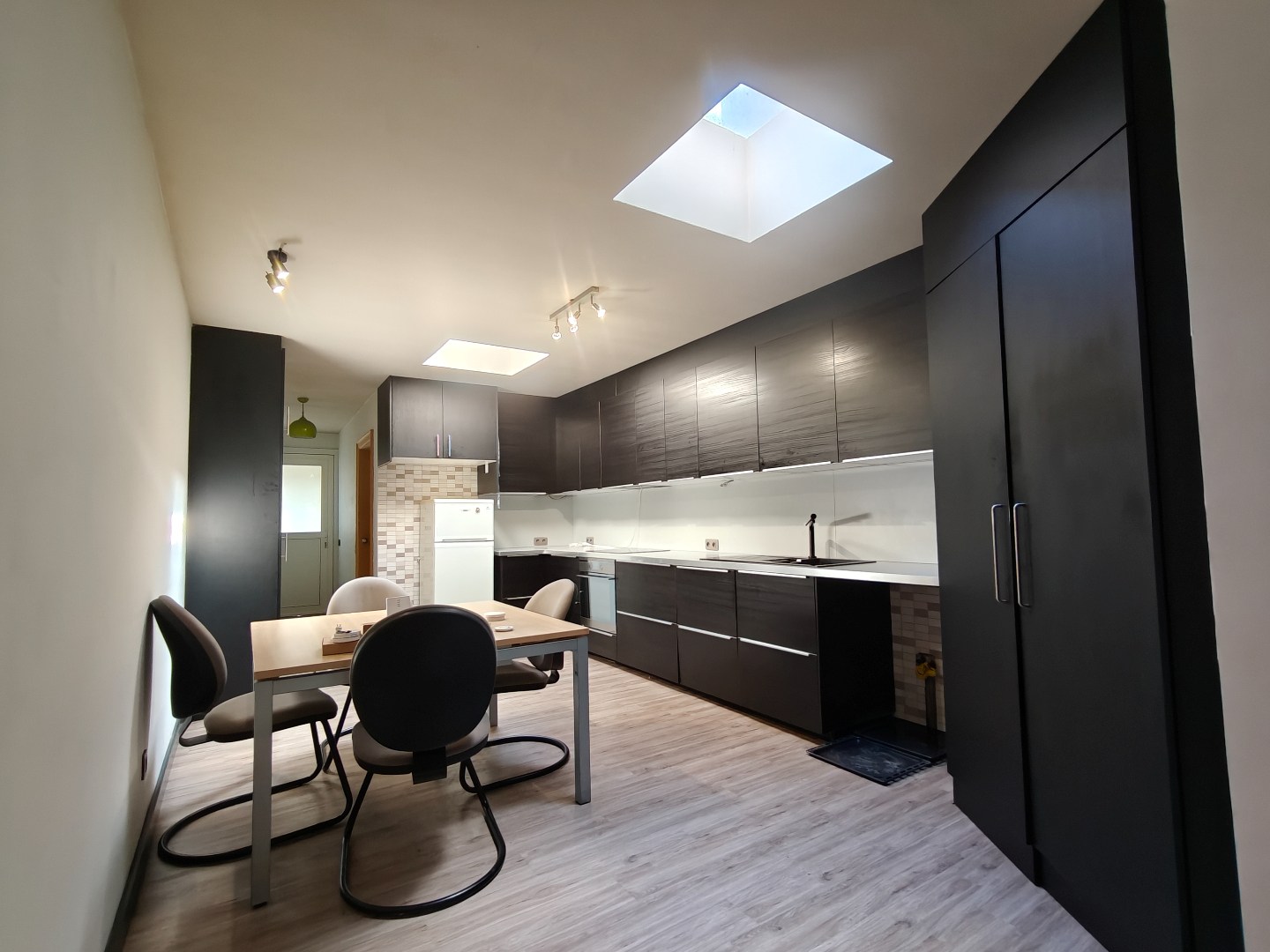 Woning met tuin en zonnepanelen te Lokeren - foto 4