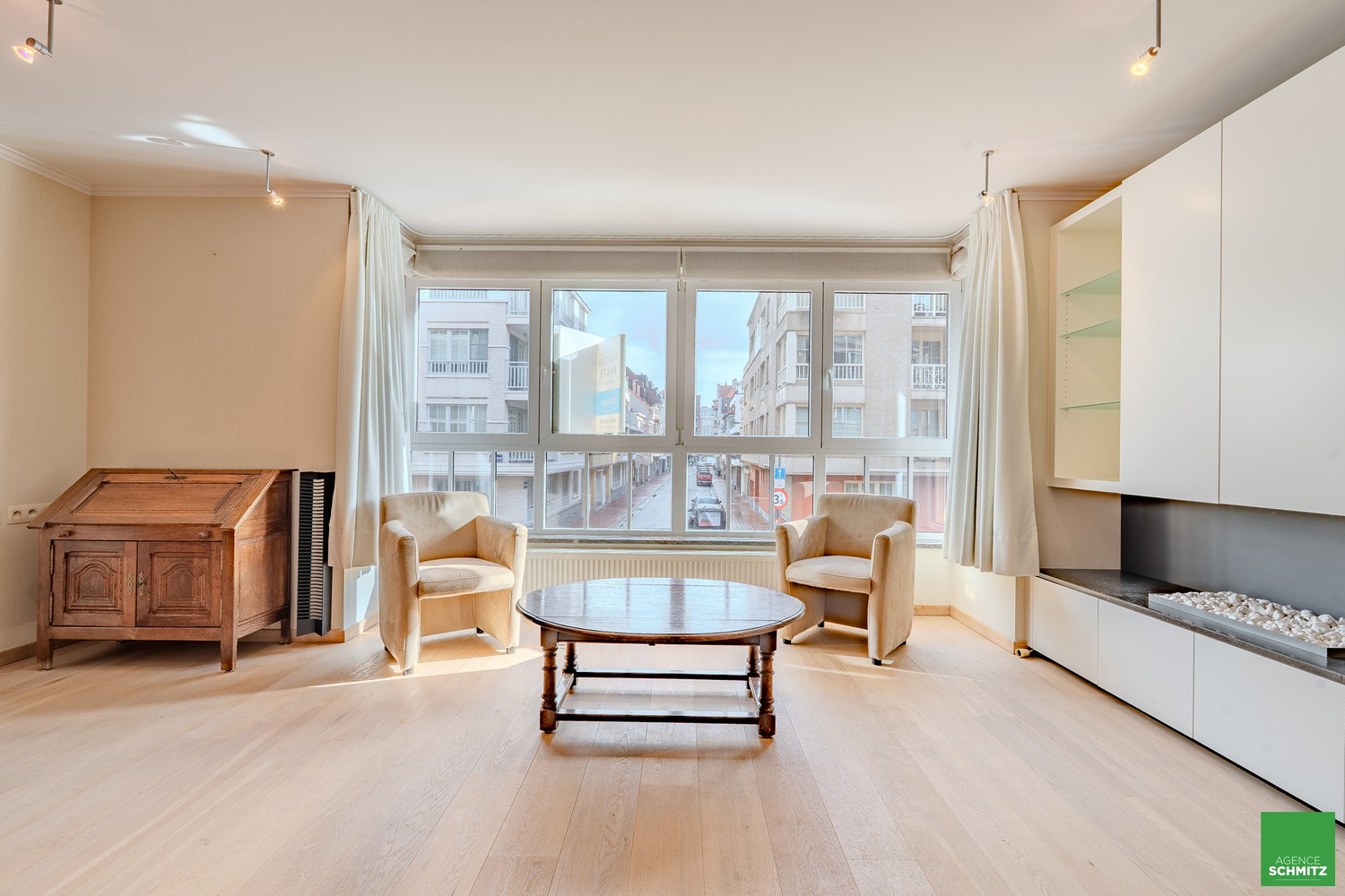 Splendide appartement de 100 m² avec deux chambres et une grande terrasse ensoleillée à l’arrière. Possibilité d'un garage dans la résidence. - photo 3