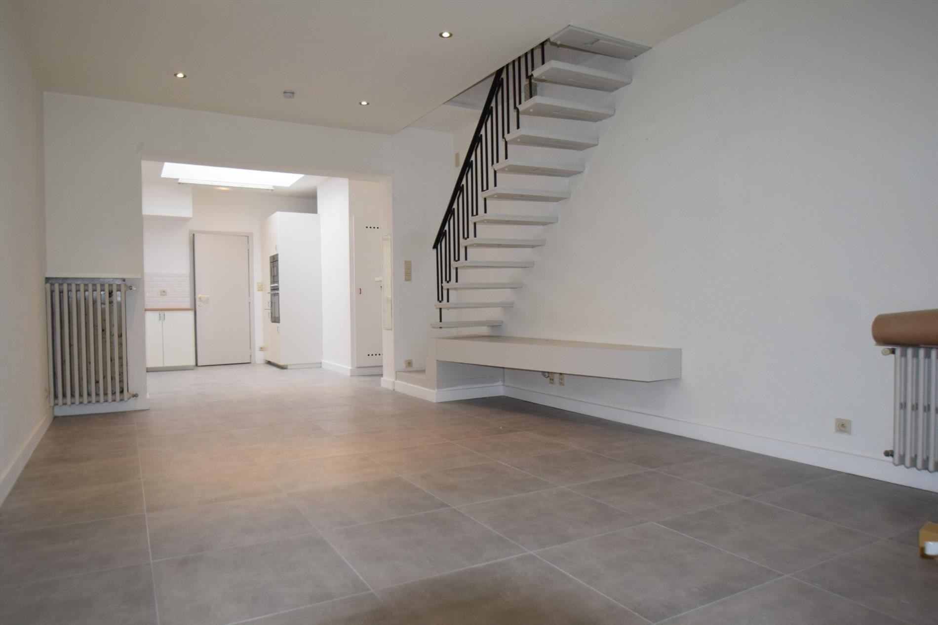 Ruime woning nabij Sint-Amandsplein, 3 slaapkamers - foto 3