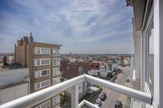 Prachtig vernieuwd appartement vlak aan het Albertstrand, met adembenemende uitzichten op zee en het hinterland.Dit appartement werd in 2015 grondig...