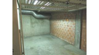 Ondergrondse garagebox te koop in Residentie RAADSHEREN in de Raadsherenlaan in Sint-Kruis Brugge.Een veilige plaats om uw voertuig te stallen en te...