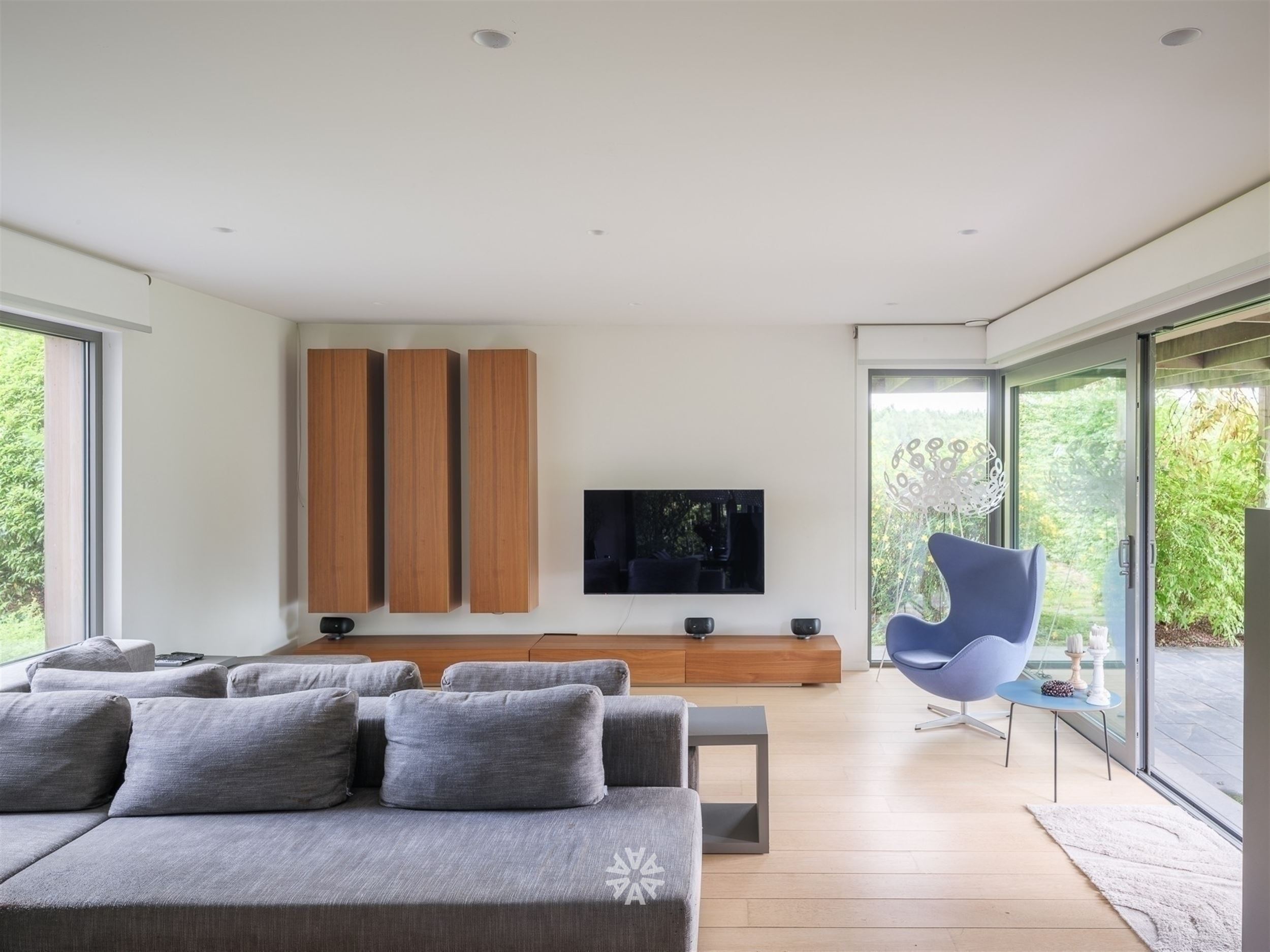 Uitzonderlijke villa op een perceel van 2.384 m² omgeven door groen - foto 4