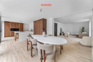 In een rustige en groene omgeving in het gegeerde Heverlee bevindt zich deze prachtige villa die comfort, ruimte en energiezuinig wonen...