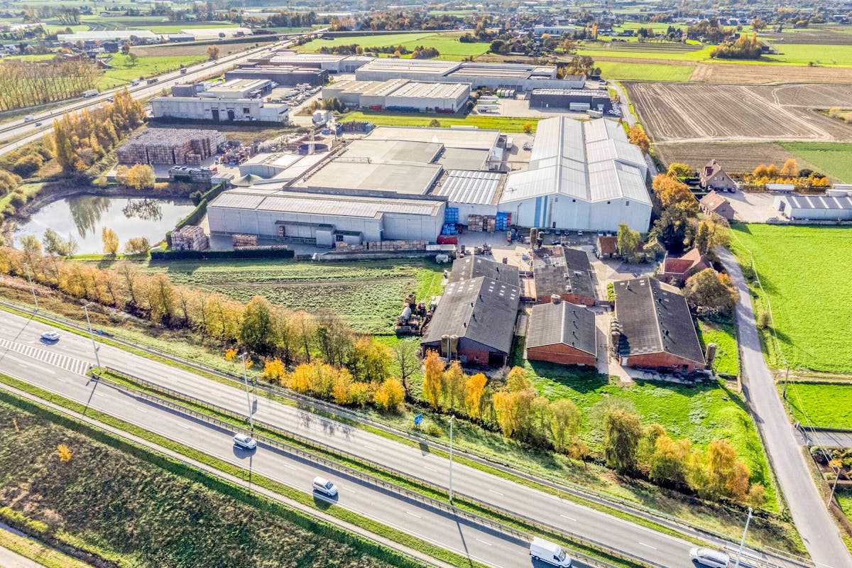 Industriegrond van ca 15.370m² met visibiliteit vanaf de R32 - foto 5
