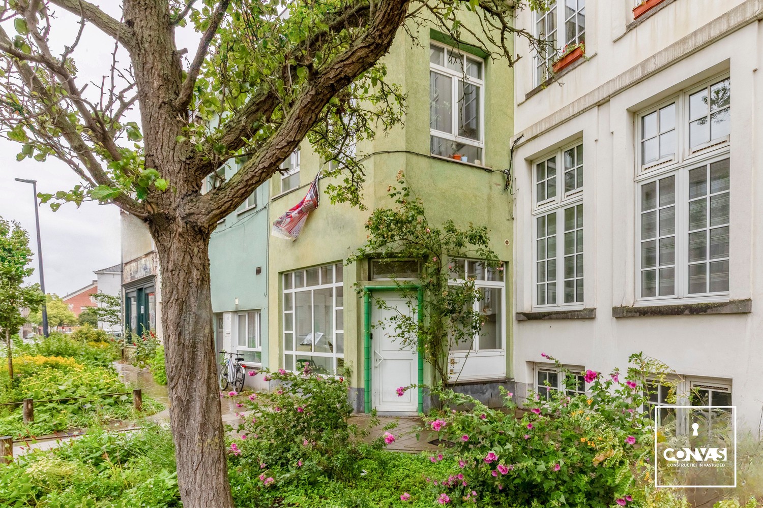 Opbrengsteigendom met studio en duplex-appartement op topligging - foto 1