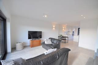 Bezoekmoment maandag 12/01/2026 van 17u tot 18u. Bevestig je aanwezigheid via matthijs@immogeernaert.be of 0470 07 72 41.Deze lichtrijke nieuwbouw...