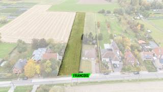 In het rustige en landelijke Scheldewindeke, deelgemeente van Oosterzele, bieden wij deze bouwgrond van ca. 3719 m² aan, gelegen in een...