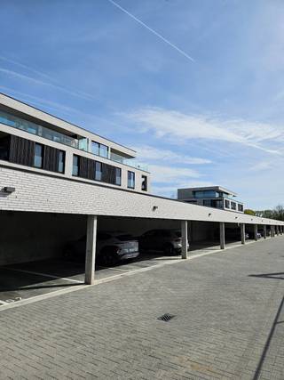 Carports te koop in centrum Vichte. Onmiddellijk beschikbaar!Oppervlakte carports: 16 m² - kostprijs carport: €7.500 excl. btwWens je een bezoek?...