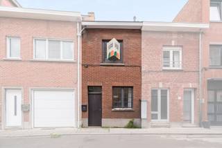 Te koop: charmante woning binnen de ring van Leuven, gelegen in een rustige en doodlopende straat. Deze gezellige woning combineert de voordelen...