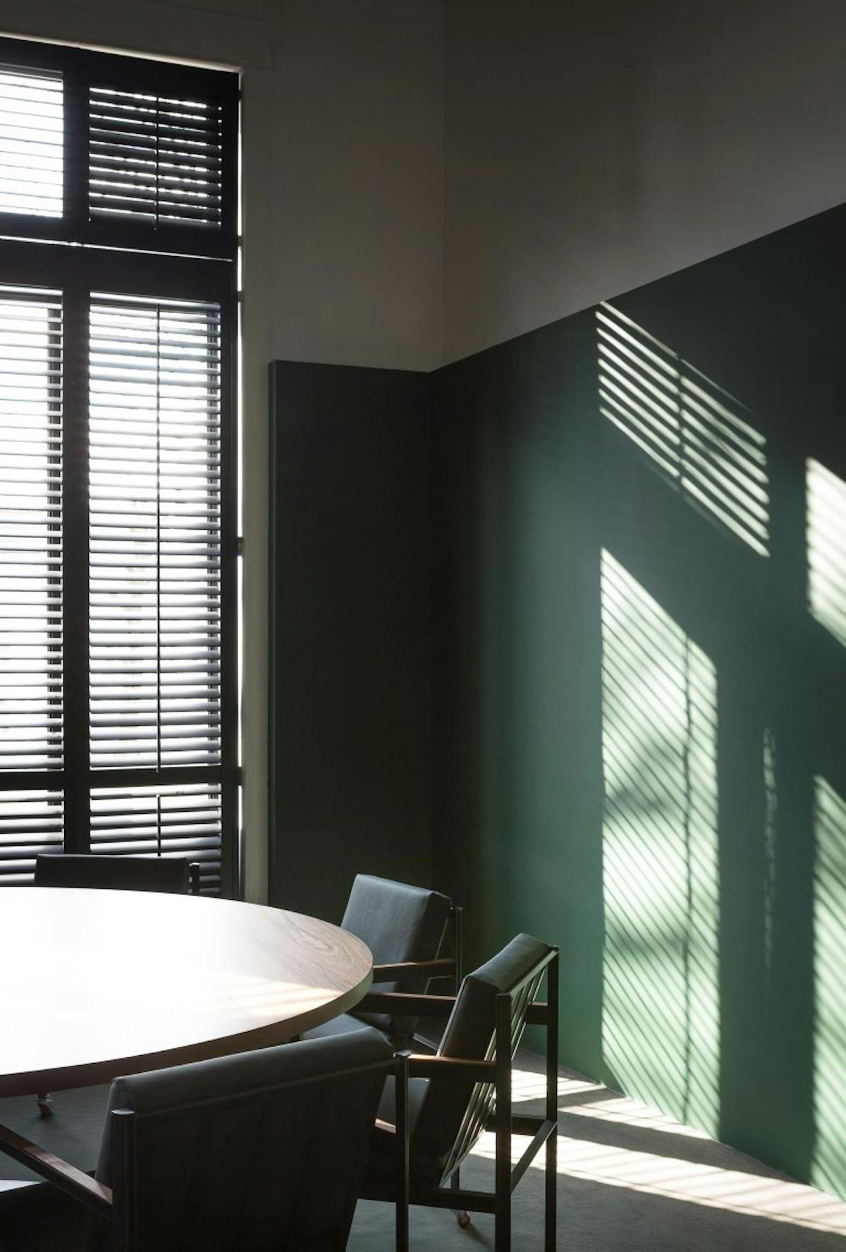 Fully equipped luxury offices for rent in the center of Ghent - photo 3