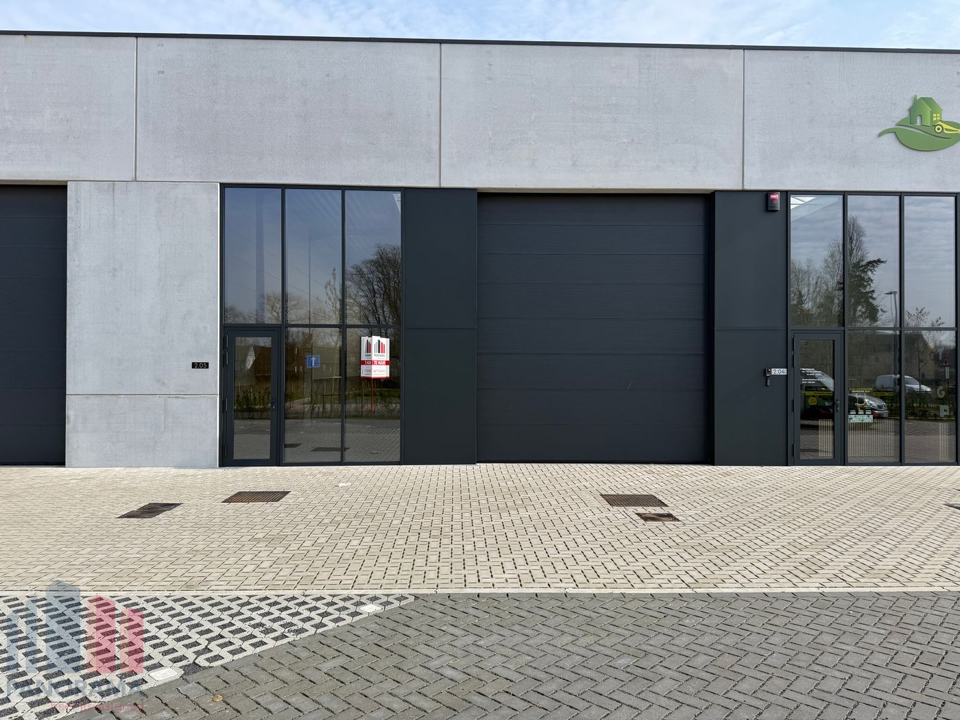 305 m² nieuwbouw KMO-unit met grote raampartijen - foto 1