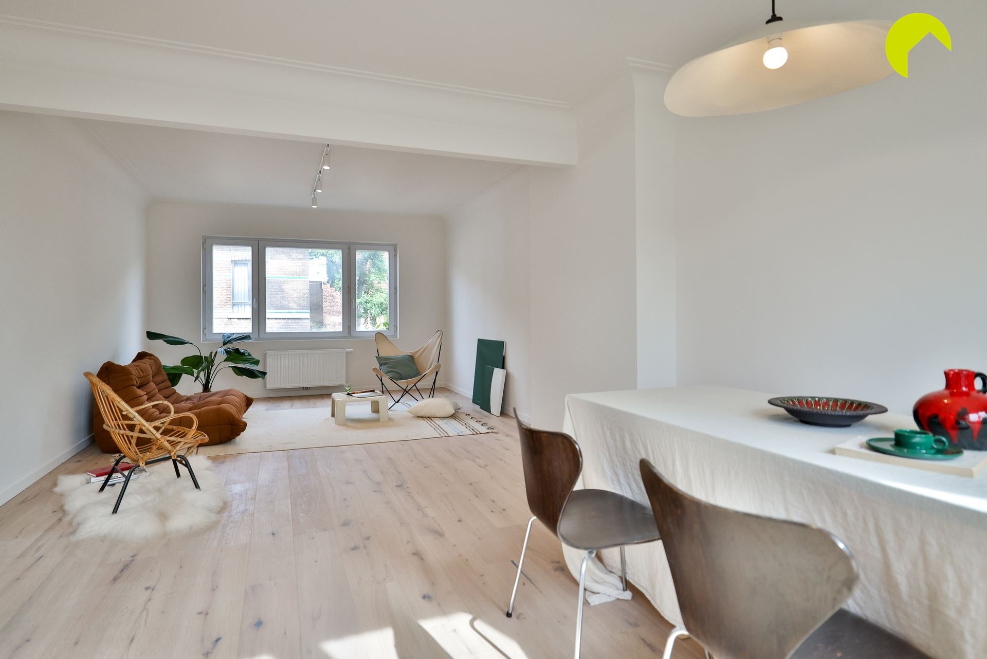 Gerenoveerd appartement met 2 slaapkamers + tuin - foto 5
