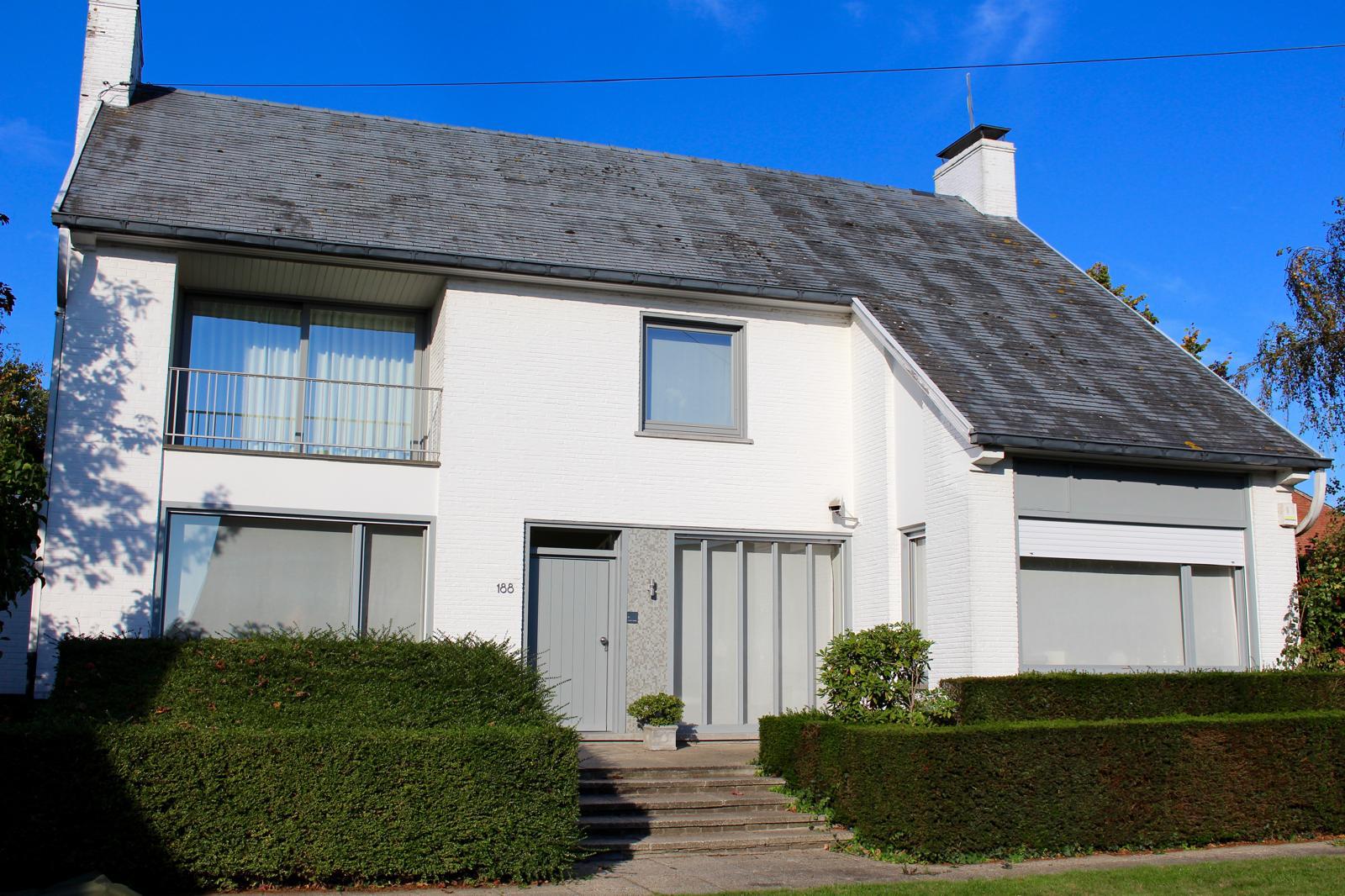 House for sale in Sint-Eloois-Winkel with 5 bedrooms - photo 2