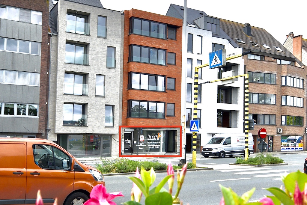 Commercial à vendre à Eeklo