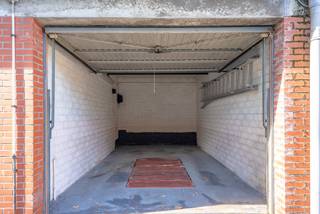 Afgesloten garagebox te koop van 17m². Deze is gelegen in de Edenlaan tussen huisnummers 15 en 17.Komt u graag eens een kijkje nemen of heb u nog...