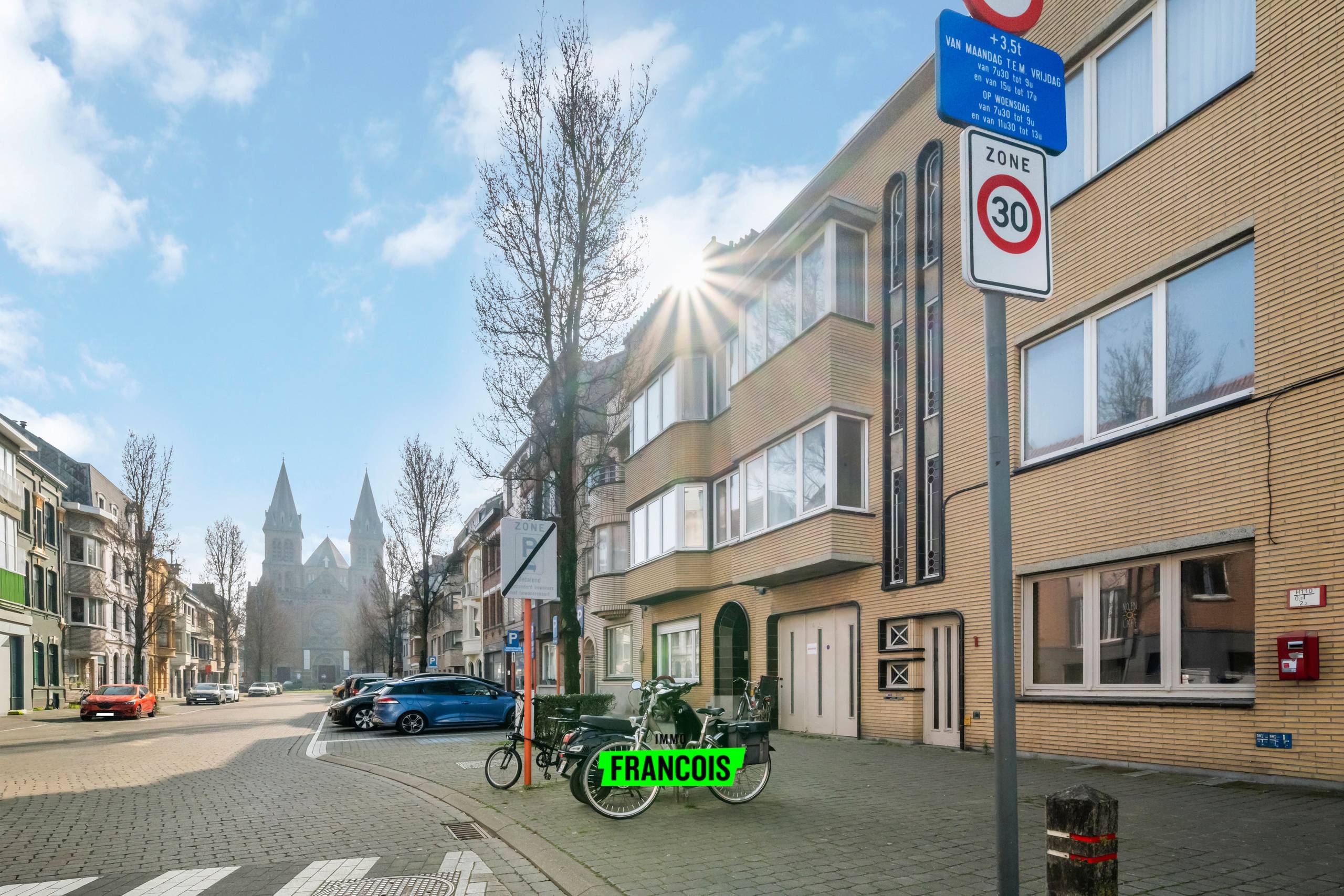 Opbrengsteigendom met 3 verhuurde entiteiten op strategische ligging in Oostende - foto 2