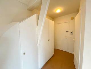 <p><span>Located in the heart of Leuven’s historic and vibrant city centre, in an exceptional location close to the charming and exclusive Mechelsestraat, this recently fully renovated and bright attic studio offers comfortable and contemporary living. The studio is situated on the 4th and top floor of a small, characterful historic building dating back to the early 20th century and equipped with a lift. The property comprises an entrance hall with cloakroom, a modern bathroom with washbasin, toilet and shower, a pleasant and bright living area with sleeping corner and practical built-in cupboards, as well as a fully equipped kitchen. The recent complete renovation provides a fresh, contemporary feel and modern living comfort, while preserving the character of the building. Thanks to its efficient layout and central location, this studio is an ideal home for those looking to enjoy comfortable city living with all the advantages of Leuven’s city centre right on the doorstep. The monthly fixed charges amount to €100 and include the maintenance and cleaning of the common areas, as well as water and heating (via heat meters). Electricity is individually metered. Available from 1 November 2026. No students, registration at the address required and an initial one-year rental agreement. Please do not hesitate to contact Frederik for further information or to arrange a first viewing: </span><span>frederik@immo-time.be</span><span>.</span></p>
