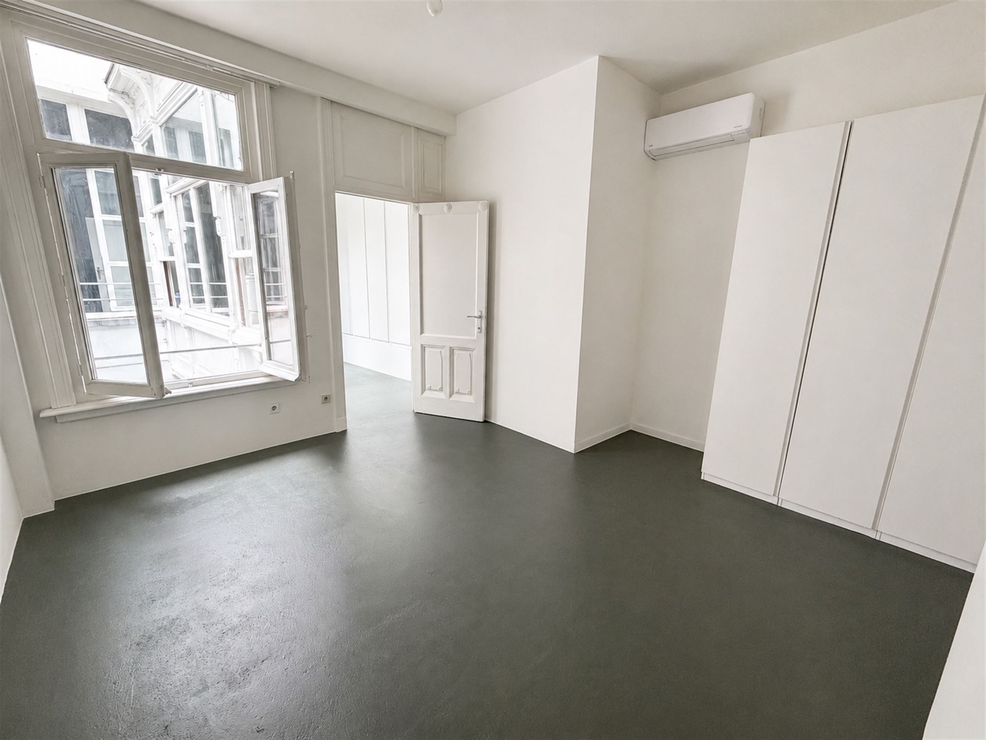 Kantoor te huur met uniek uitzicht op Grote Markt Antwerpen - foto 4