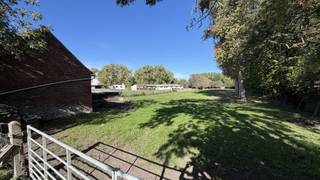 <p><span>WEIDE MET SCHUUR TE KOOP TE GERAARDSBERGEN</span></p><p><span> </span></p><p><span>Weide met een opp van 13617m². </span></p><p><span> </span></p><p><span>15 knotwilgen aanwezig + 9 populieren aanwezig</span></p><p><span> </span></p><p><span>Links en rechts toegang tot de weiden wat een vlotte bereikbaarheid geeft. </span></p><p><span> </span></p><p><span>Ruime schuur 80m² voorzien van stallingen aanwezig. </span></p><p><span> </span></p><p><span>Voor inlichtingen of bezoek gelieve op de advertentie te reageren, wij bellen u zelf op om een afspraak in te plannen. </span></p><p><span> </span></p><p><span> </span></p>