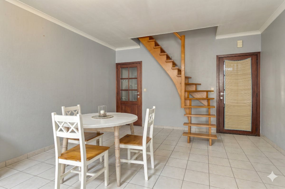 Cosy 2 bedroom house with spacious attic, centrally located in Izegem - photo 4