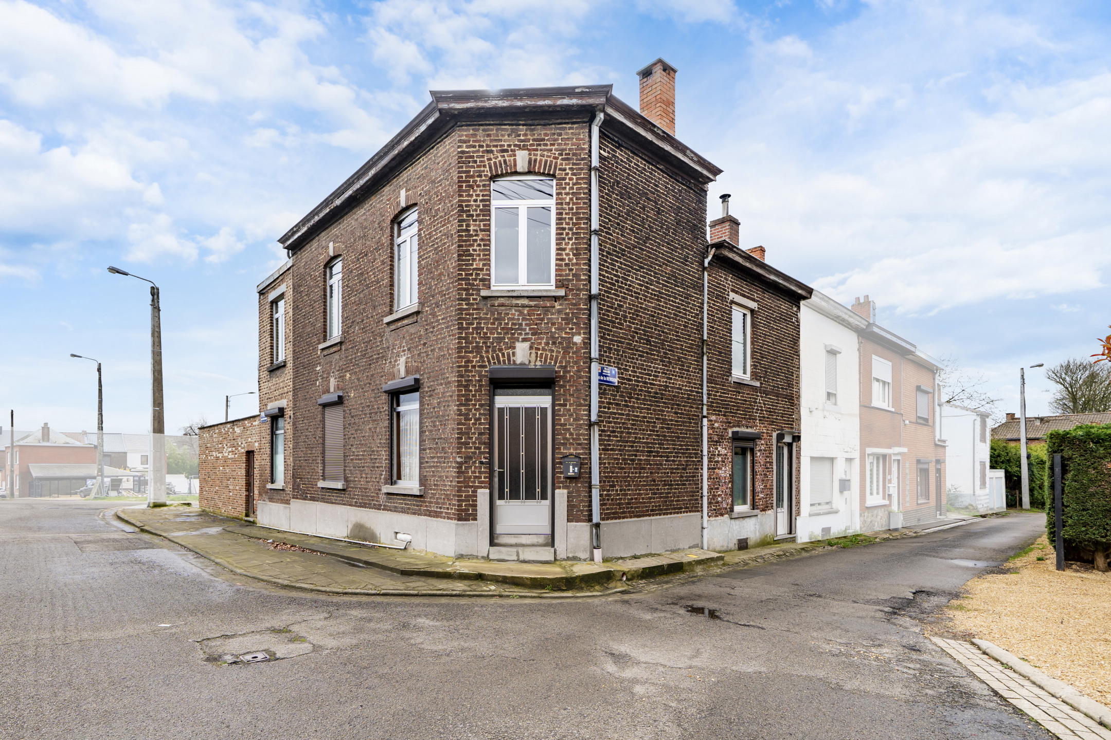 Maison à vendre à Jumet avec 4 chambres - photo 1