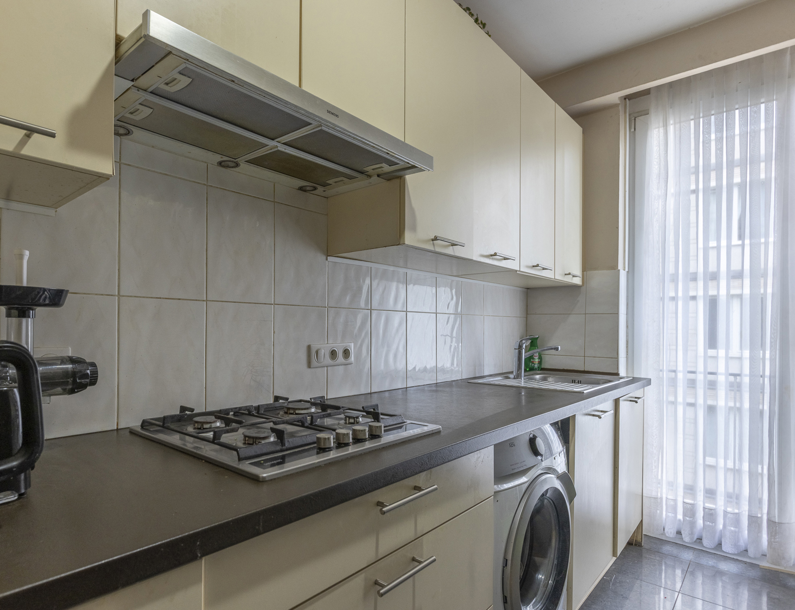 Lichtrijk 2-slaapkamerappartement in Sint-Jans-Molenbeek - foto 5