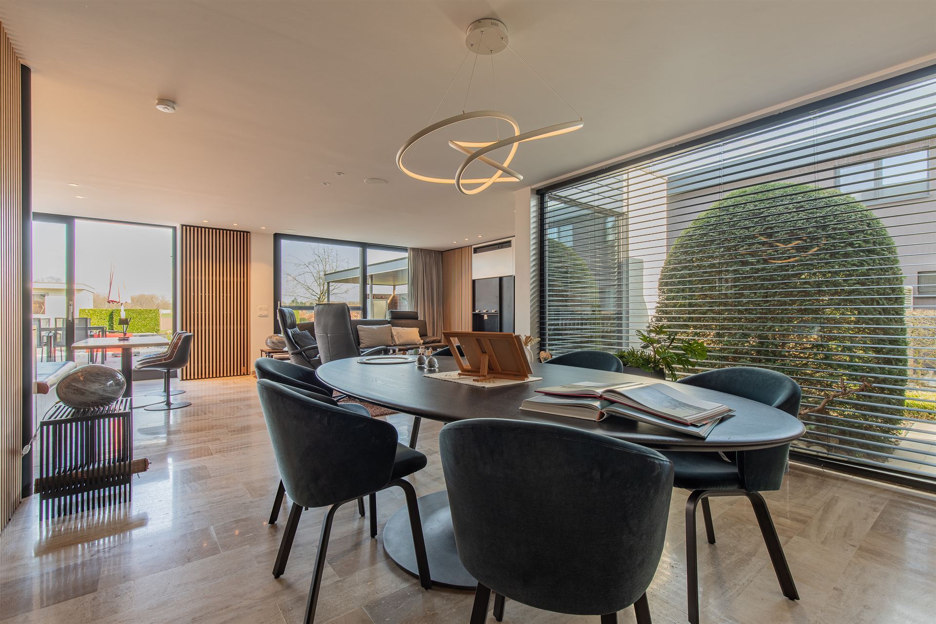 Instapklare open bebouwing met 4 slaapkamers en mooie tuin - foto 3