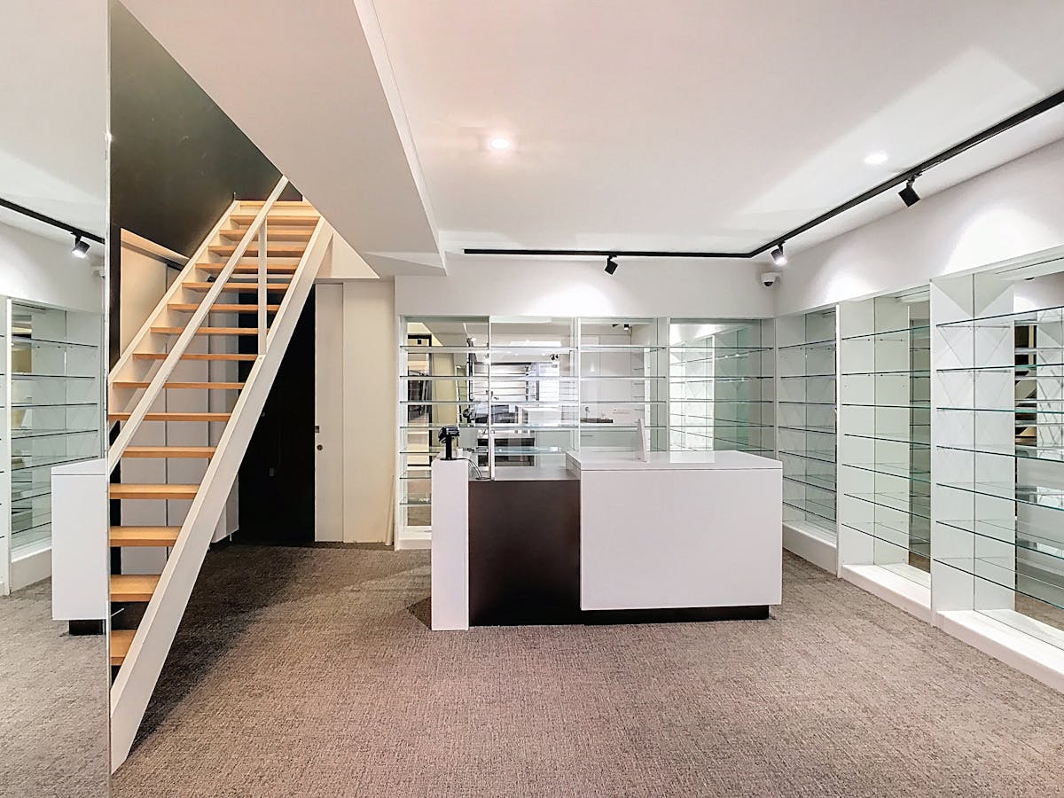 Kantoor/praktijkpand van ca. 238m² in het centrum van Roeselare. - foto 3